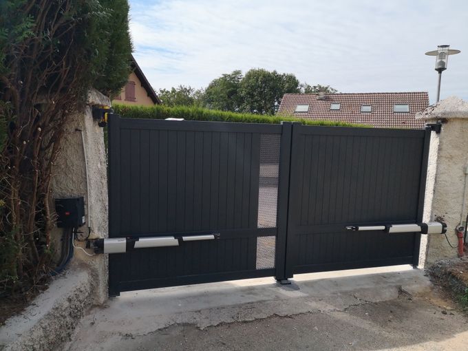 Portail aluminium battant motorisé KSM